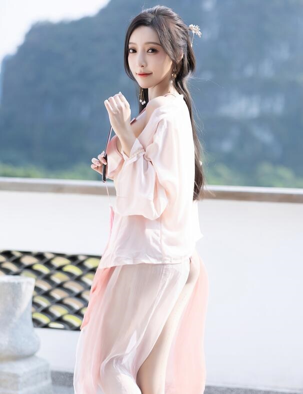 [XiuRen秀人网] 2022.12.23 No.6040 王馨瑶yanni 古装美腿