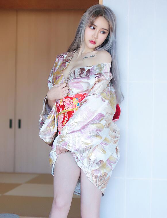 [Ugirls尤果网] 爱尤物专辑 2022.10.24 No.2440 枫最红时 青树