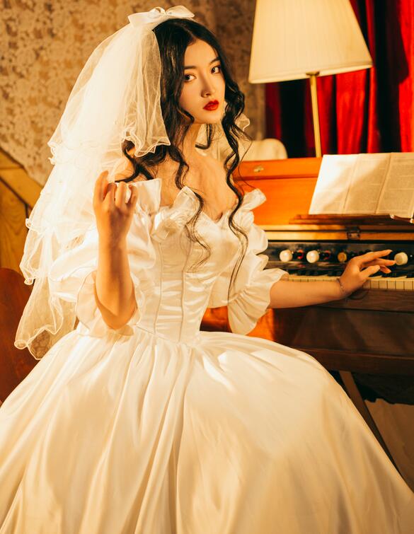[YWW.ME] 2022.07.26 一个人的婚纱 玲兰