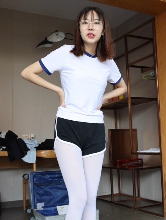 [BoBoSocks袜啵啵] 积分限定作品 NO.008 小甜豆-皮鞋、厚白丝、踩奶油蛋糕剧情（花絮版）