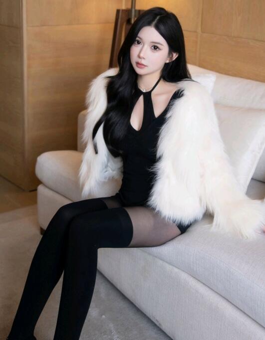 [XiuRen秀人网] 2023.02.03 No.6212 林珊珊 黑丝美腿