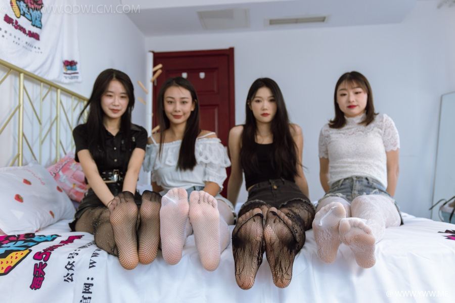 物恋传媒 NO.1433 菜菜&小竹&岚岚&月心-新年快乐-像素点
