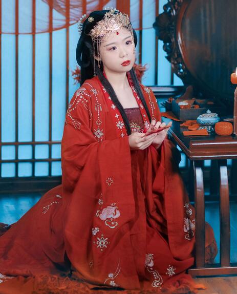 [YWW.ME] 2022.08.22 囍 Suky喜欢软绵绵毛茸茸的团子