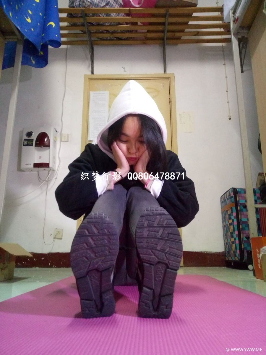 织梦行影摄影作品 NO.001 娇风棉袜运动鞋-像素点