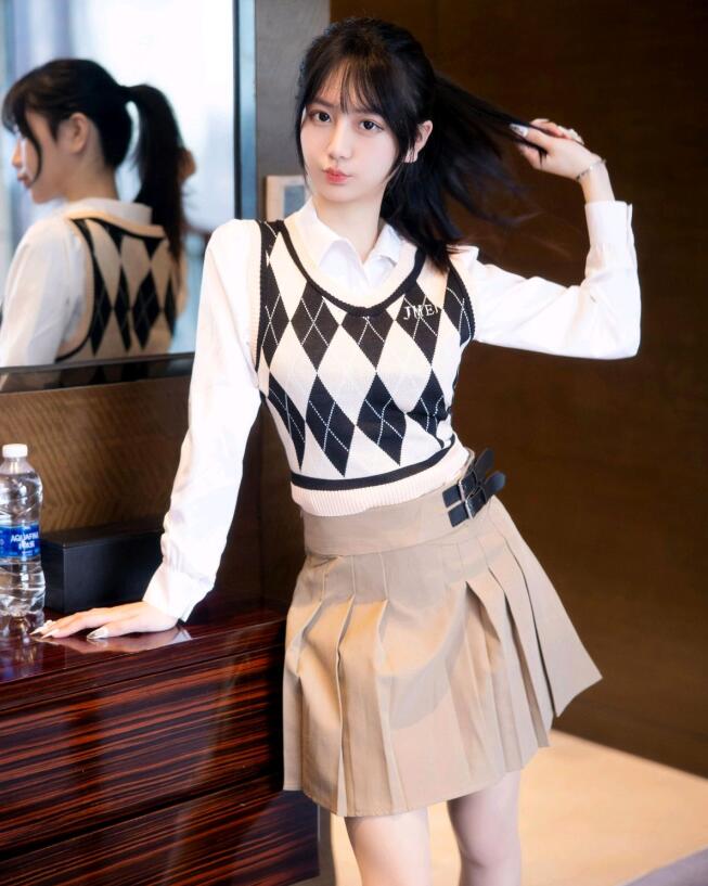 [XiuRen秀人网] 2023.02.27 No.6329 谢小蒽 短裙美腿