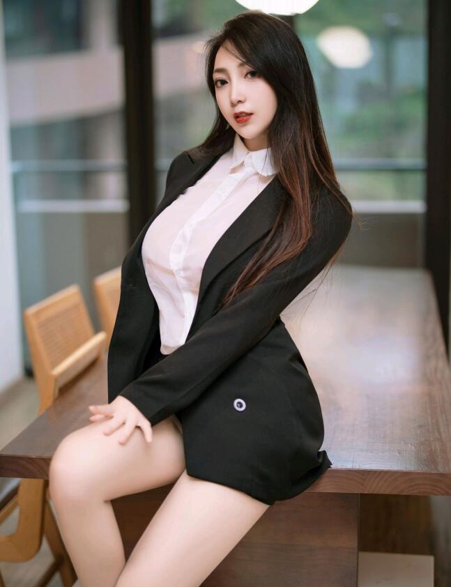 [XiuRen秀人网] 2023.03.01 No.6341 娇喘JC 丝袜美臀