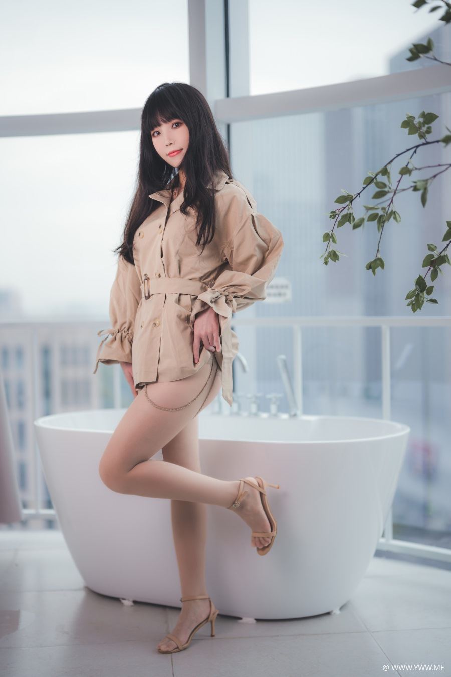 汪知子 – 风衣-像素点