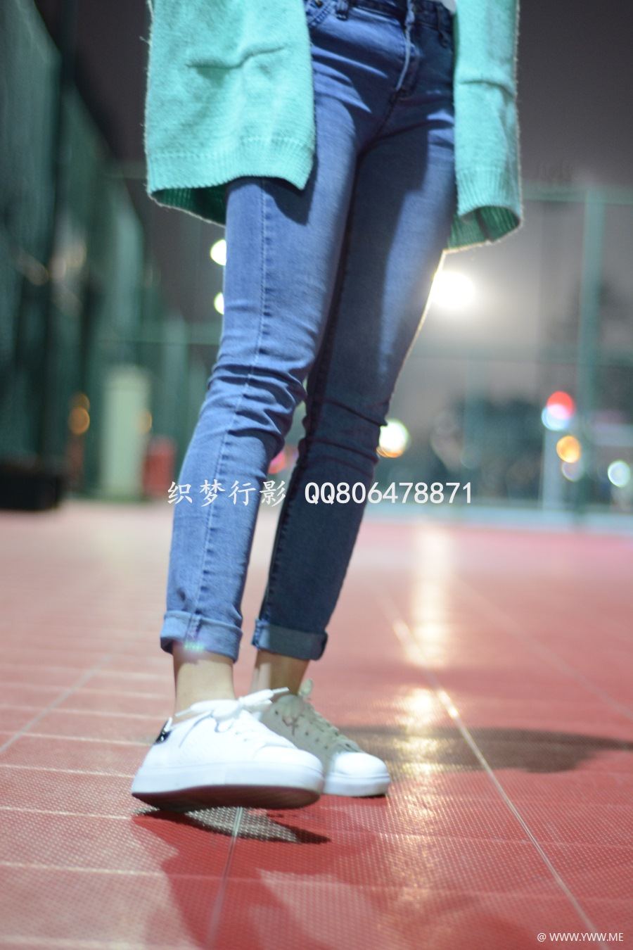 织梦行影摄影作品 NO.014 操场夜拍白袜小白鞋-像素点