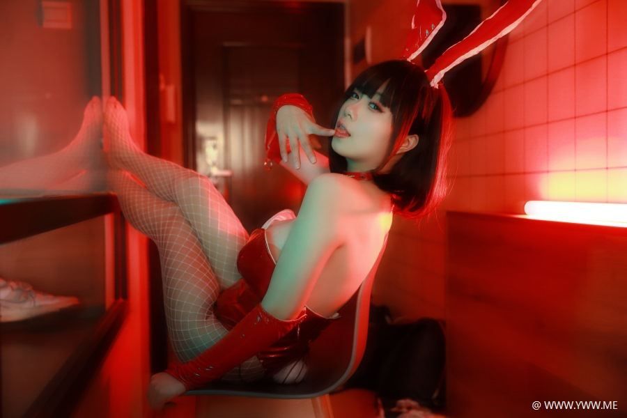 末夜787 – 红色兔女郎-像素点
