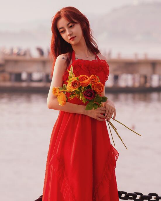 [YWW.ME] 2022.09.02 海边夕阳和红裙女孩 壹萱-