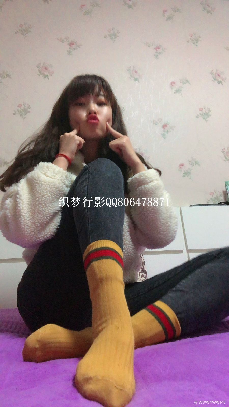 织梦行影摄影作品 NO.043 黄色中筒袜-像素点