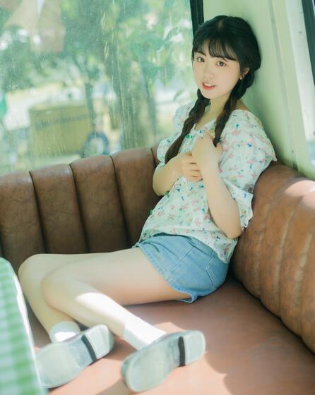 [YWW.ME] 2022.09.11 藏在巴士角落的快乐 可爱泡泡呀