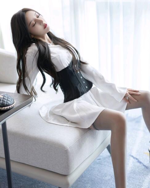 [XIAOYU语画界] 2023.03.21 VOL.990 王馨瑶yanni 丝袜美腿