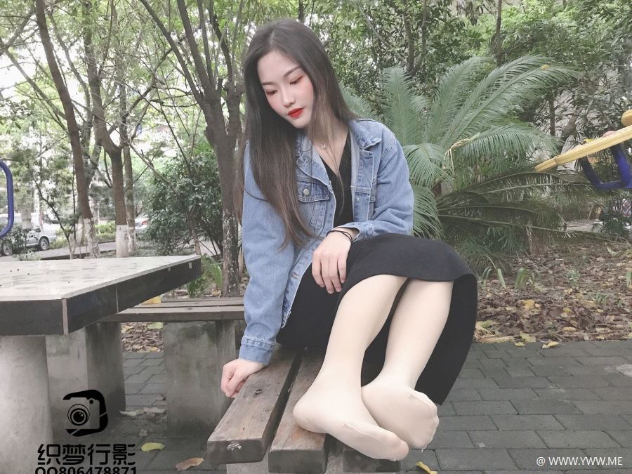 织梦行影摄影作品 NO.069 户外长肉丝-像素点