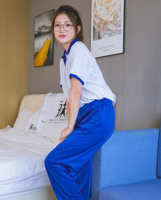 [BoBoSocks袜啵啵] NO.193 小沫-贝壳头板鞋、白棉袜、肉丝、校服裤里丝（花絮版）