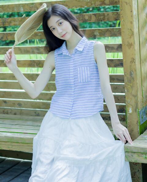 [YWW.ME] 2022.09.23 在你的身边 饲猫少女-