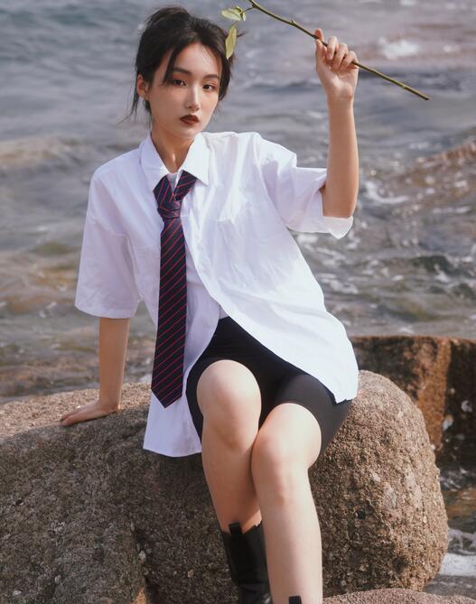 [YWW.ME] 2022.09.24 玫瑰的盛夏 馨馨