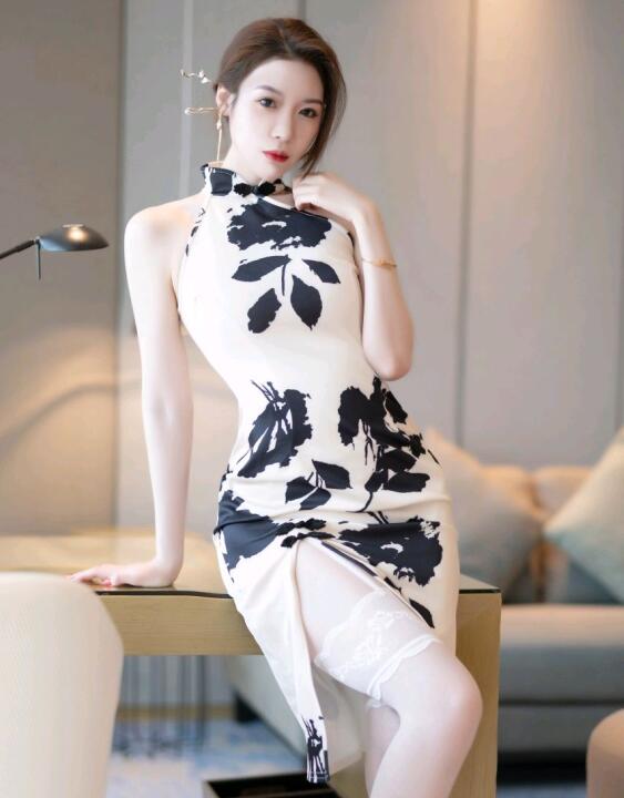 [XiuRen秀人网] 2023.04.13 No.6572 梦心玥 美腿丝袜