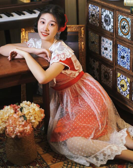 [YWW.ME] 2022.10.02 如油画般的她 小怡咦x