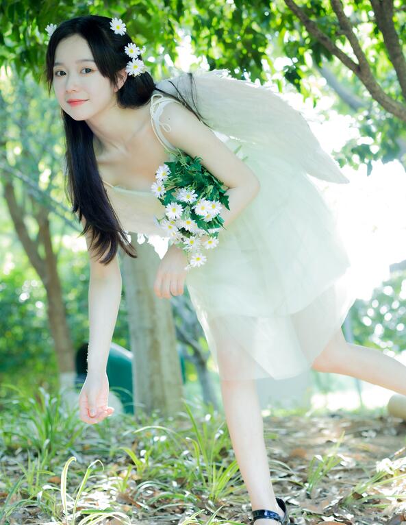 [YWW.ME] 2022.10.03 夏末的精灵 戈曼妮Nini