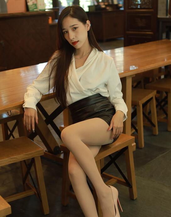 [IESS异思趣向] 2022.11.15 丝享家 1269 美子《裸色高跟》