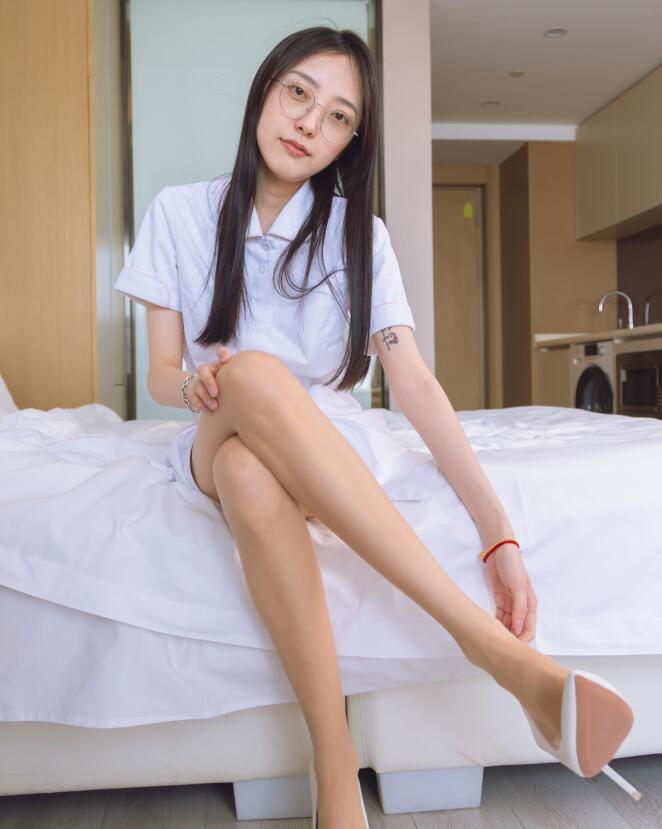 [BoBoSocks袜啵啵] NO.196 稚予-高跟鞋、白丝小腿袜、肉丝、护士装（花絮版）
