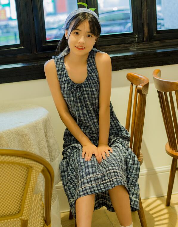 [YWW.ME] 2022.10.17 面包店打工日 小怡妹妹cute