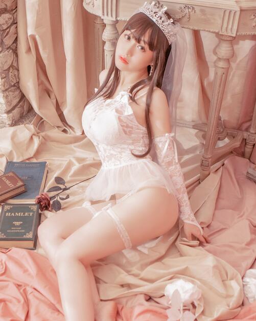 小何童鞋 – 尾巴婚纱