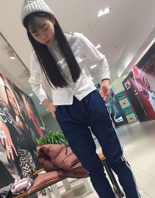 [YJ街拍] 001 商场帆布鞋棉袜