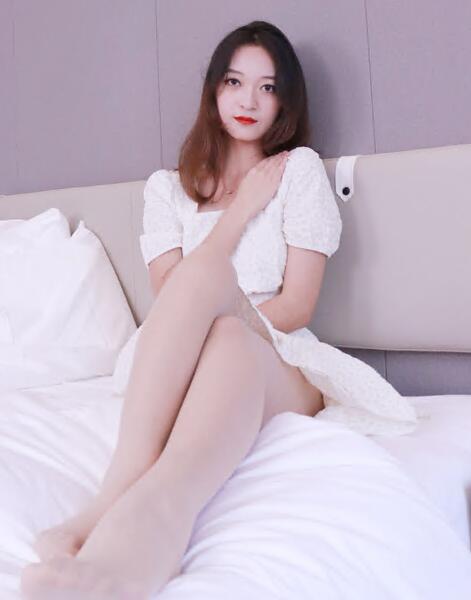 [初夏女神] 004 依依~白色M码秋季连衣裙搭高跟鞋