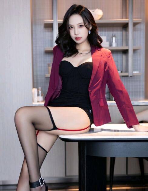 [XiuRen秀人网] 2023.06.07 No.6870 郑颖姗Bev 黑丝美臀