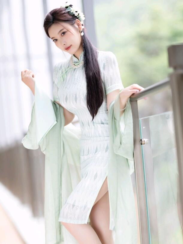 [XiuRen秀人网] 2023.06.27 No.6983 杨晨晨Yome 旗袍美腿