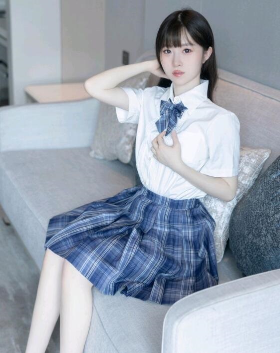 [XiuRen秀人网] 2023.06.29 No.6993 林悠悠 格子裙美腿