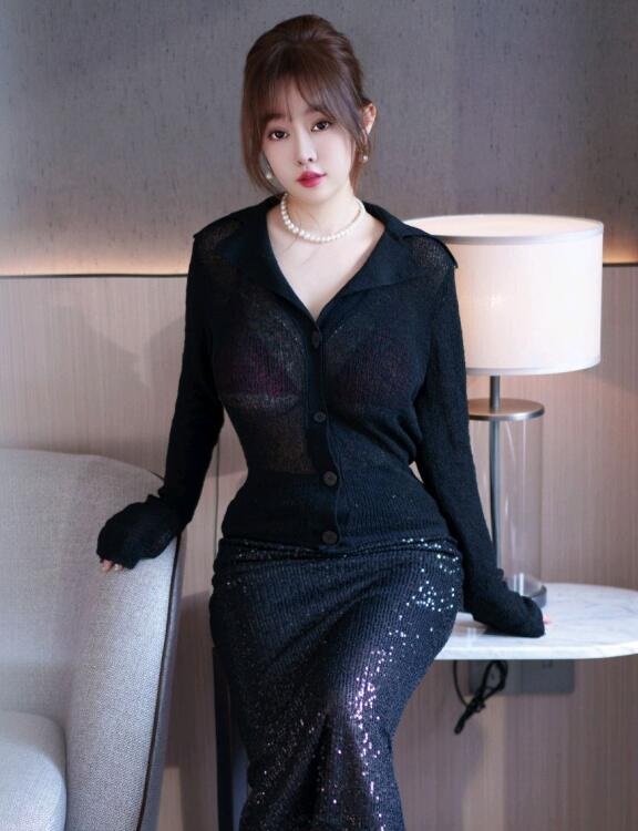 [XiuRen秀人网] 2023.07.28 No.7156 王雨纯 黑丝美臀