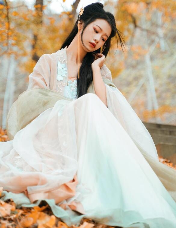 [YWW.ME] 2022.12.12 银杏树下 旺旺小小舒