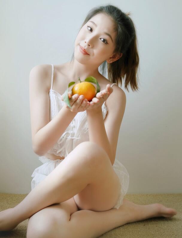 [YWW.ME] 2022.12.16 淘气的小橙子 小怡