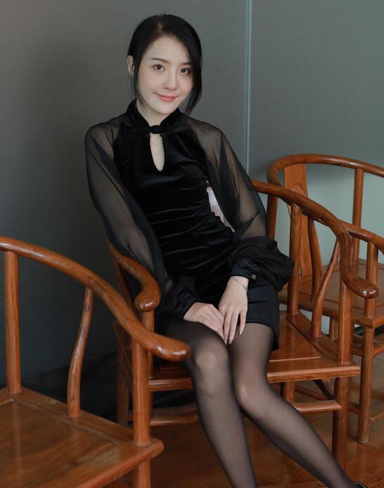 [IESS异思趣向] 2023.05.05 丝享家 1442 婉萍《黑色蔷薇》