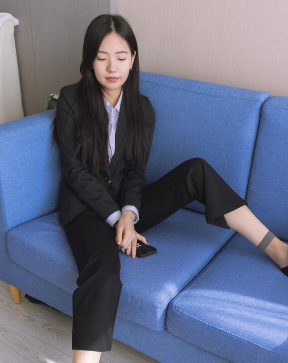 [BoBoSocks袜啵啵] NO.245 小甜豆-高跟鞋、短灰丝（脚尖加固款）、半蹲镜头较多（花絮版）