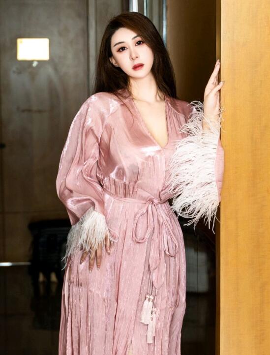 [XiuRen秀人网] 2023.08.09 No.7203 王俪丁呀 丝袜美臀