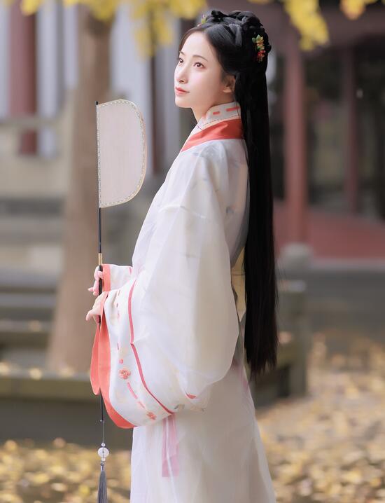 [YWW.ME] 2023.01.10 雨中银杏 眸小妖