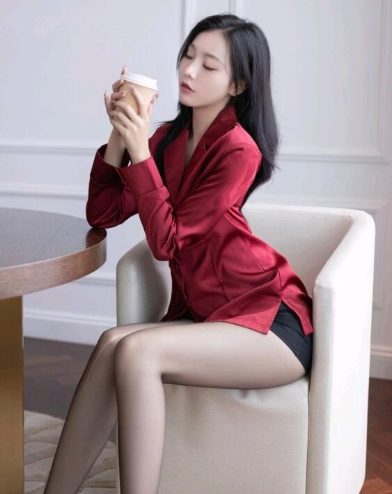 [XiuRen秀人网] 2023.09.05 No.7338 安然anran 黑丝美腿
