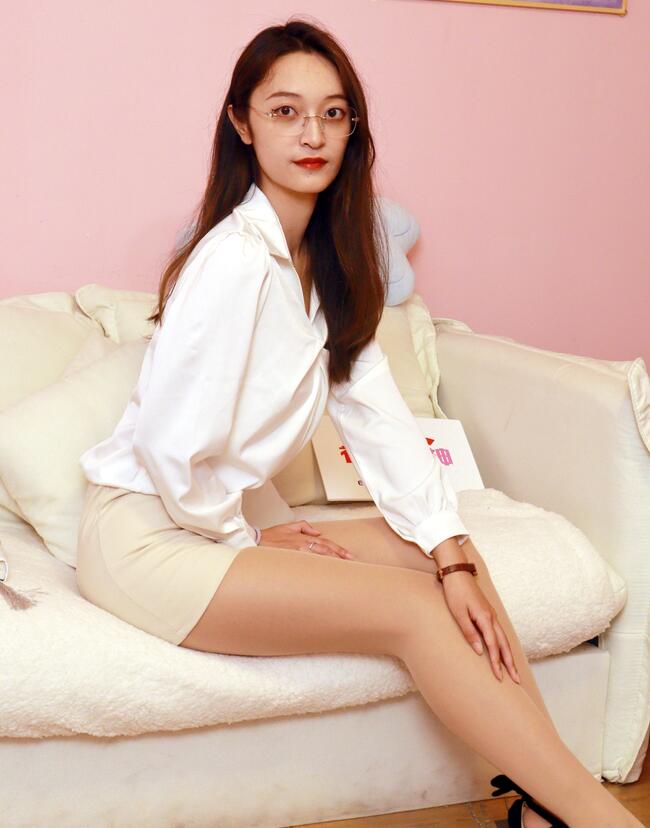 [初夏女神] 033 依依~家教工装搭配高跟鞋