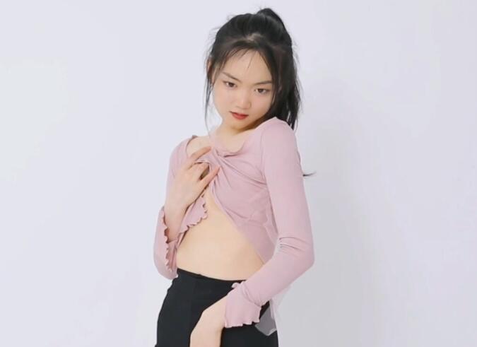 [香柚] 2022.06.23《开档黑丝太勾魂》小婷