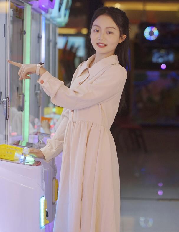 [初夏女神] 042 双双~《偶遇学姐》周末逛商场