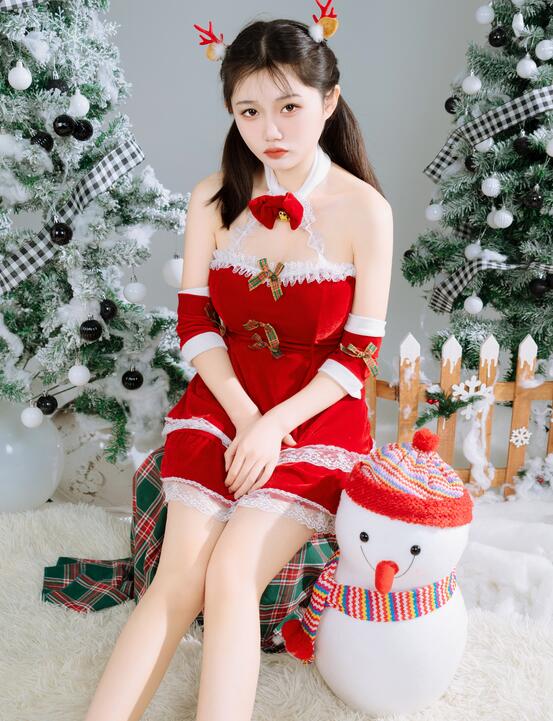 [YWW.ME] 2023.03.01 圣诞女仆 小莞
