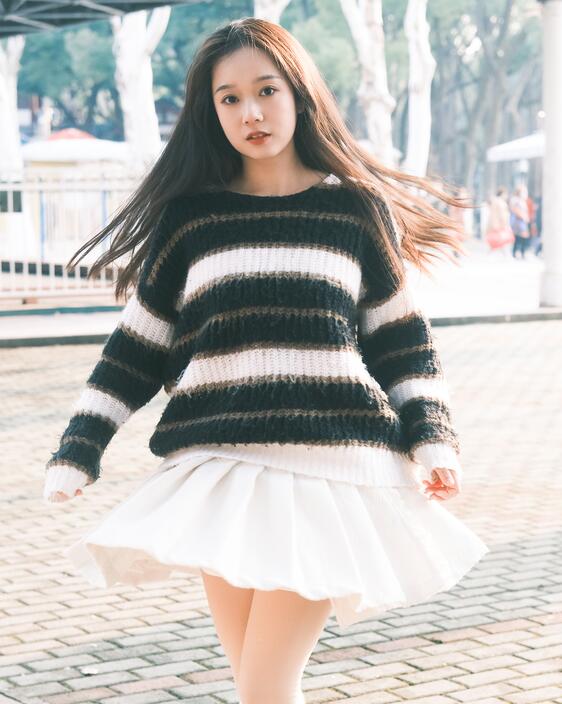 [YWW.ME] 2023.03.05 游乐场约会 戈曼妮Nini