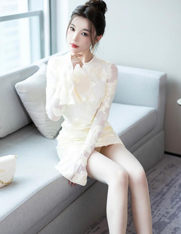 [XiuRen秀人网] 2023.10.08 No.7476 徐莉芝Booty 美腿丝袜