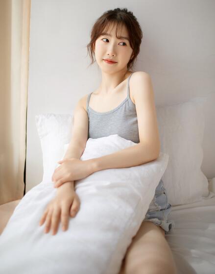 [YWW.ME] 2023.04.04 夏日气氛 佩佩