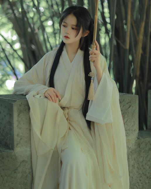 [YWW.ME] 2023.04.09 清冷感汉服写真 wenyujia