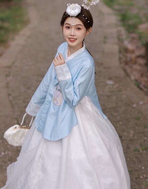 [YWW.ME] 2023.04.23 探一场樱花 酸奶加心好好次